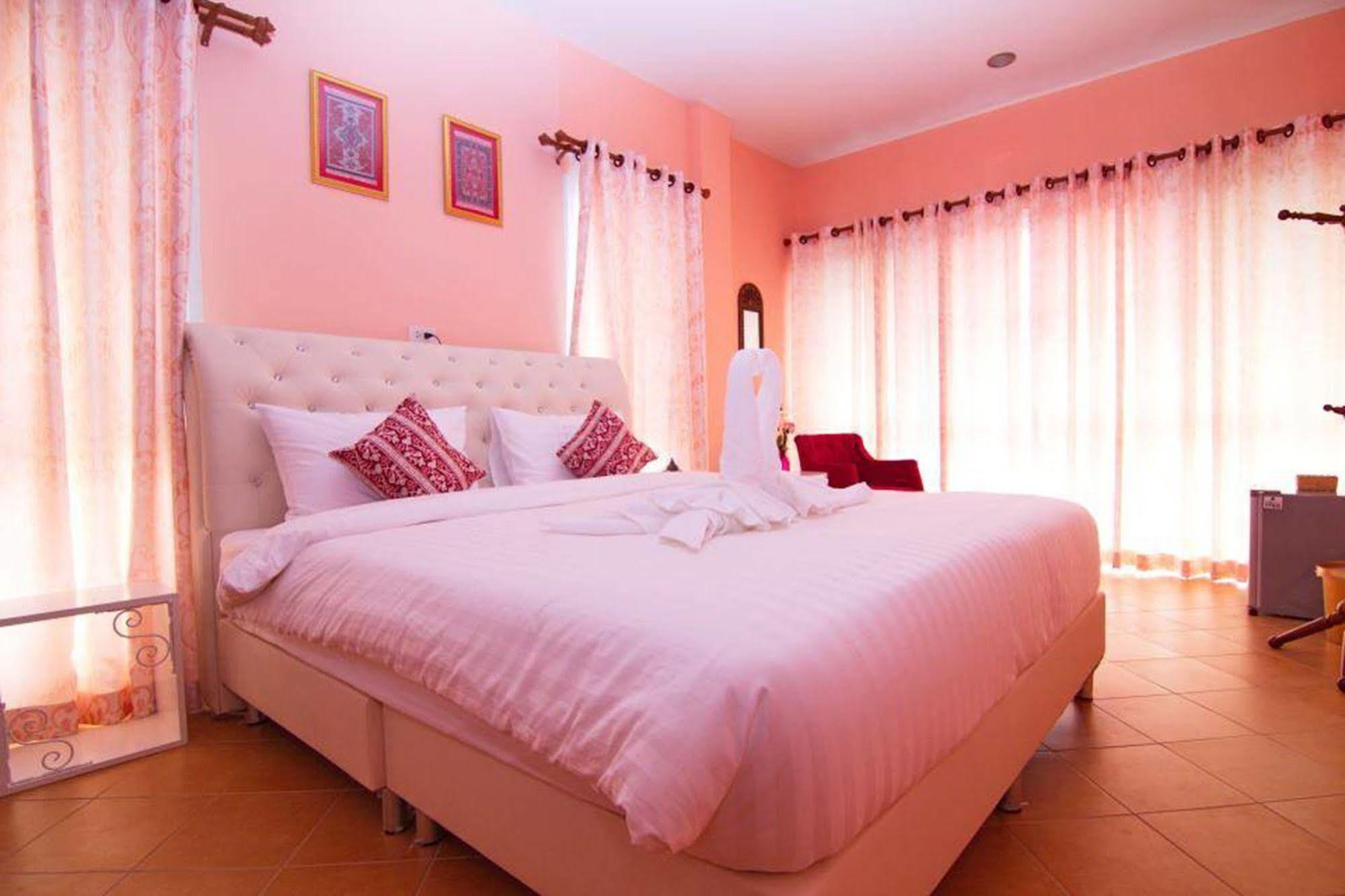 Chowdhury Boutique House Чиангмай Екстериор снимка